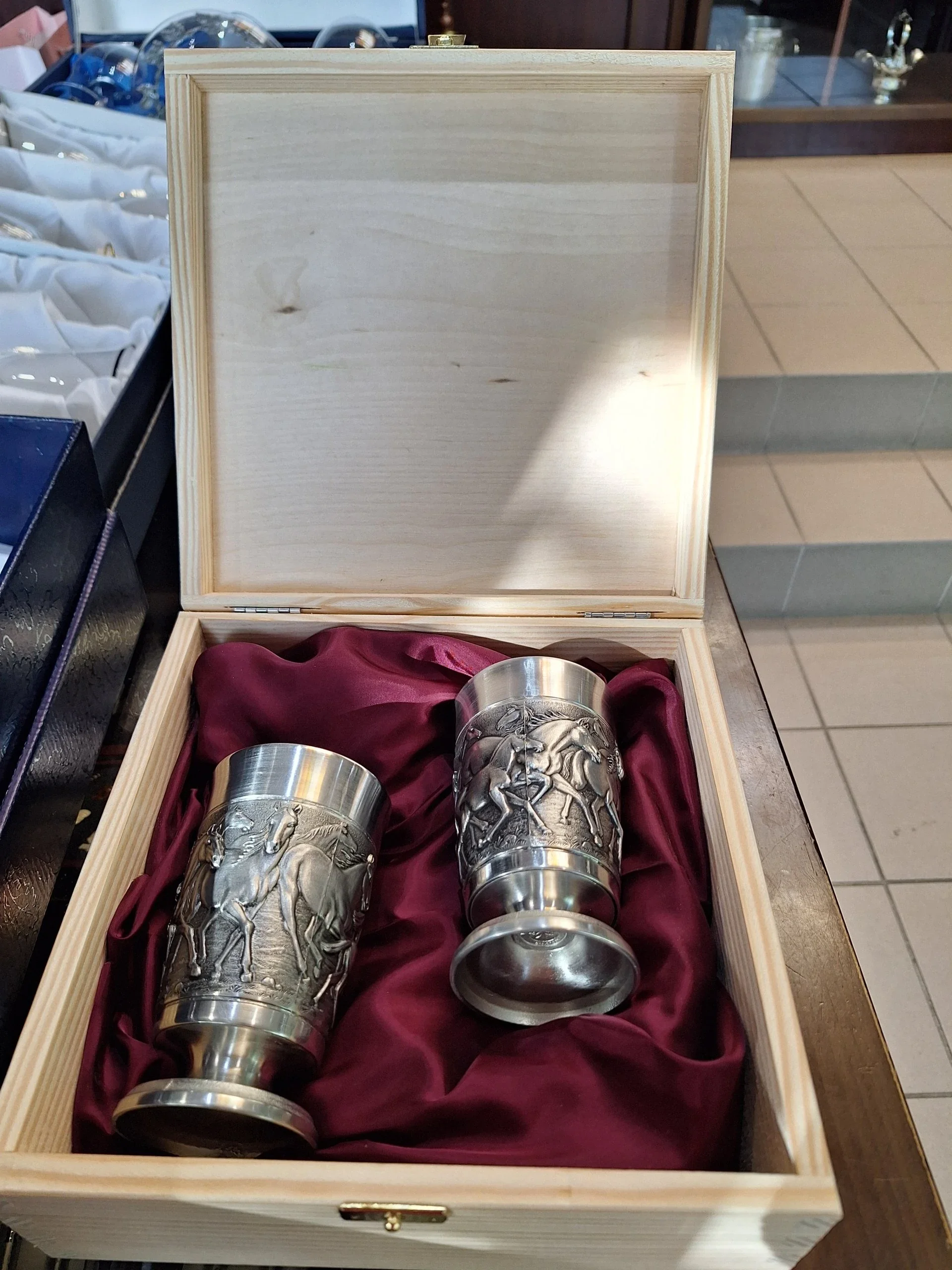 %D0%9B%D1%83%D0%BA%D1%81%D0%BE%D0%B7%D0%B5%D0%BD+%D1%81%D0%B5%D1%82+%D0%BE%D1%82+%D0%B4%D0%B2%D0%B5+%D0%BC%D0%B0%D1%81%D0%B8%D0%B2%D0%BD%D0%B8+%D1%87%D0%B0%D1%88%D0%B8+%D0%B7%D0%B0+%D0%B1%D0%B8%D1%80%D0%B0+%D0%B8%D0%BB%D0%B8+%D0%B2%D0%B8%D0%BD%D0%BE+%D1%81+%D0%9A%D0%BE%D0%BD%D0%B5